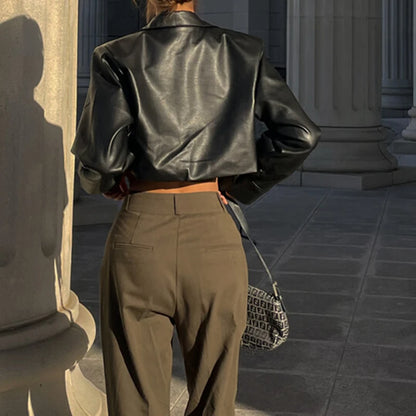 Short leather jacket