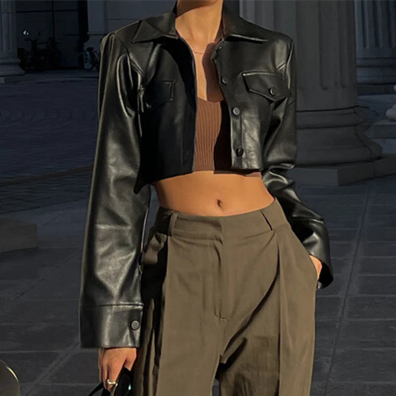 Short leather jacket